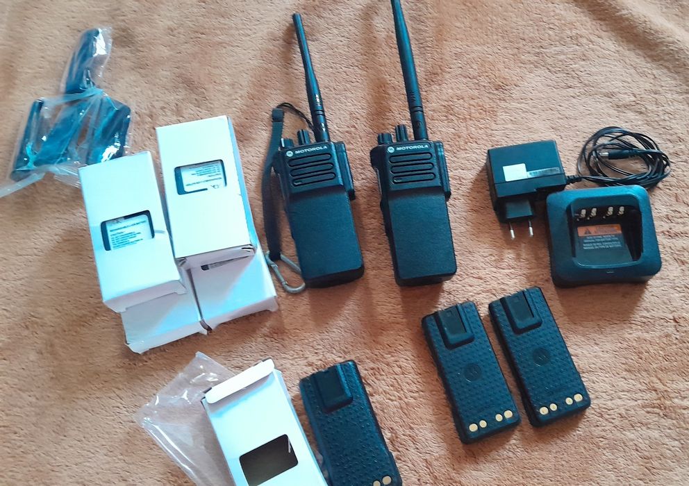 Професійна портативна рація Motorola серії DP4000