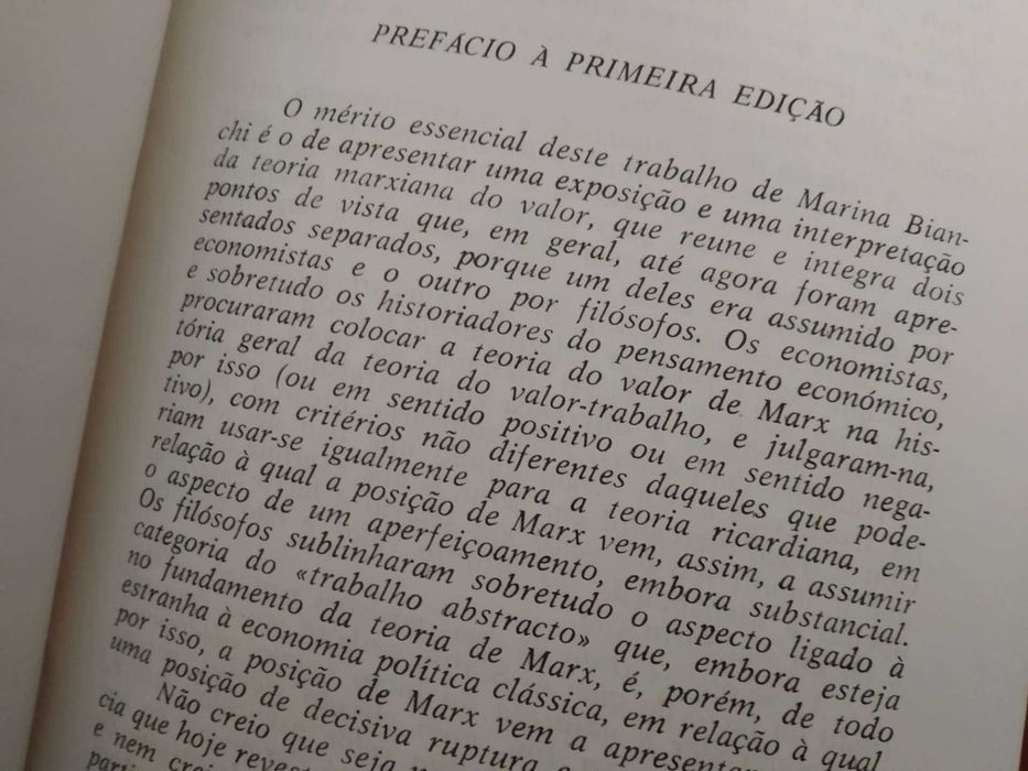 (COMO NOVO, PORTES GRÁTIS) A Teoria do Valor (Dos Clássicos a Marx)