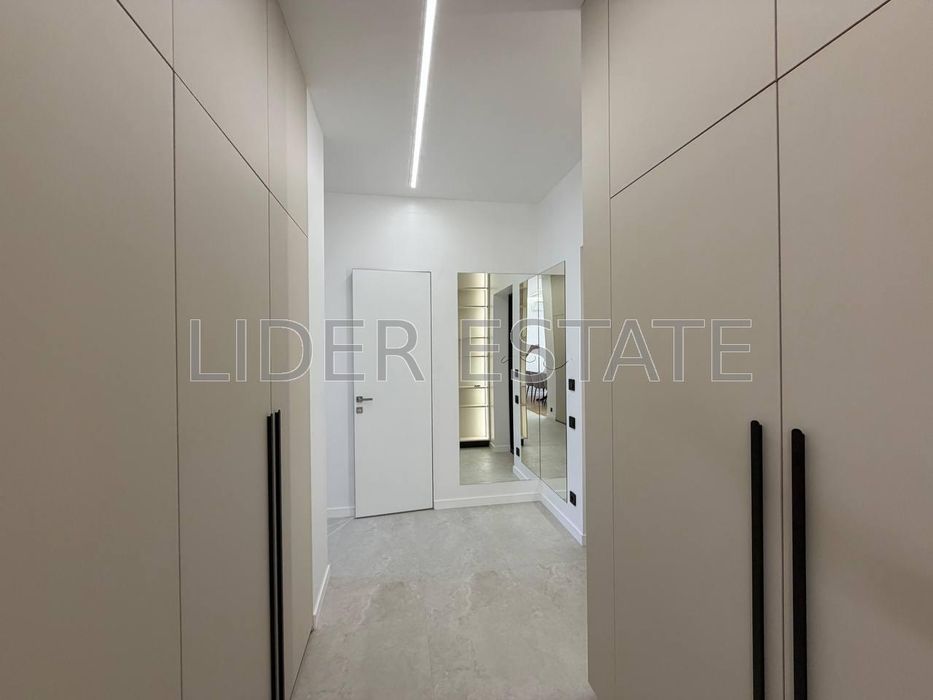 Продаж 2-кімнатної квартири в ЖК Uzh Towers | Слов'янська набережна, Ужгород