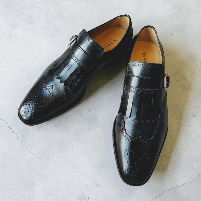 Sapatos Pretos em Couro da Marca Mariano! Novos!