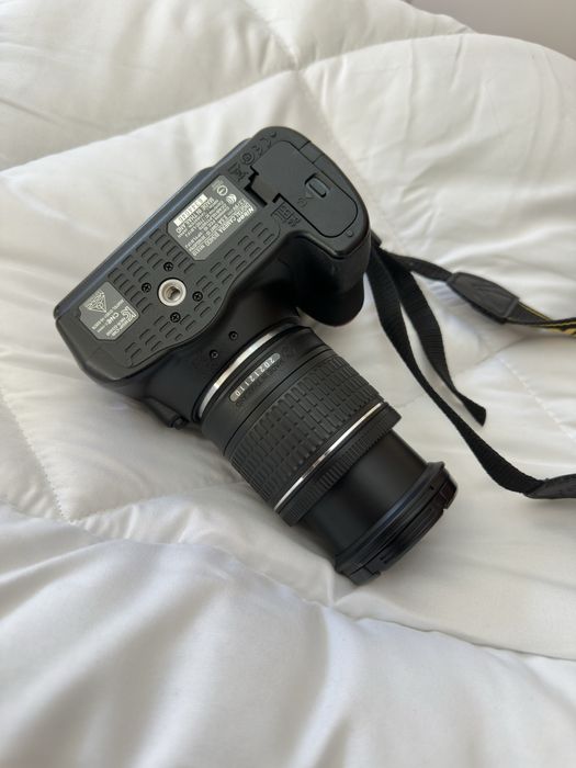 Nikon D3400 com lente 18-55mm e bolsa