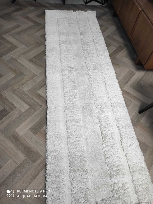 Puszysty chodnik z długim włosiem z wypukłą strukturą Genève 80x300