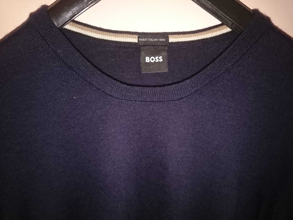 Роскошный свитер тонкой вязки Hugo Boss. 50-52 р