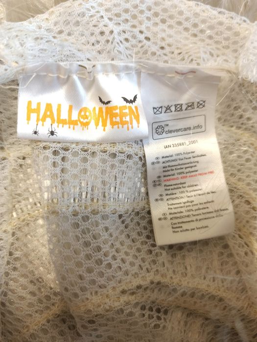 Długa peruka dla białej damy