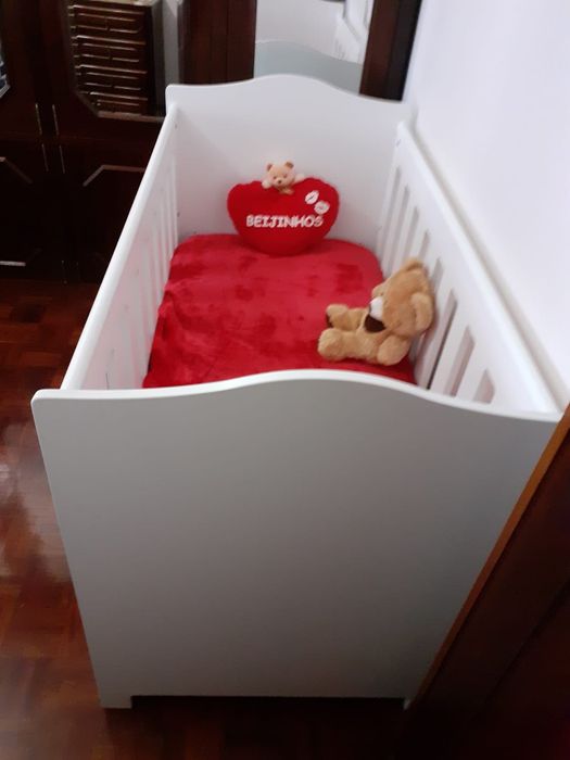 Cama berço com gavetão