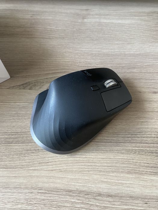 Logitech MX Master 3 for Mac com caixa e cabo original