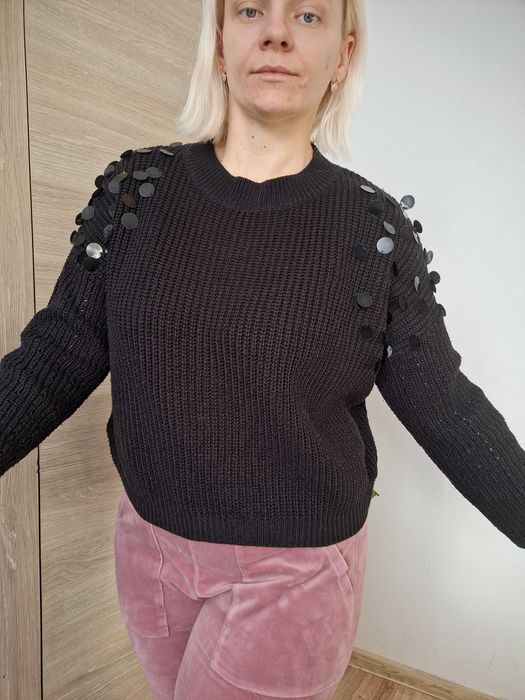 Czarny sweter rozmiar S