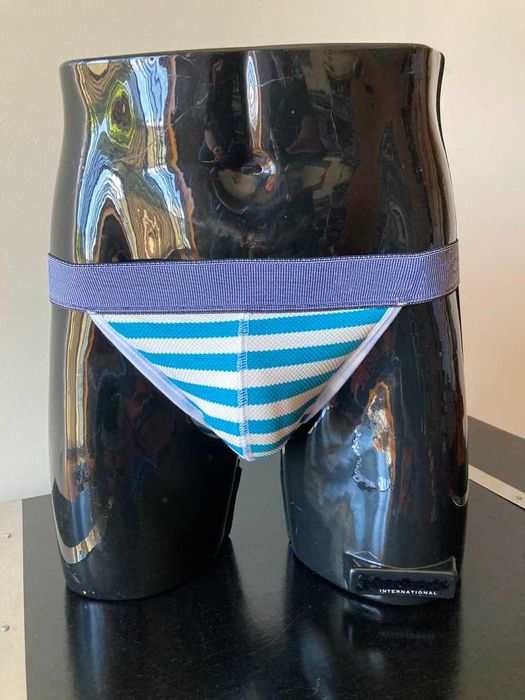 Jockstrap, fio dental, cuecas e boxers para homem