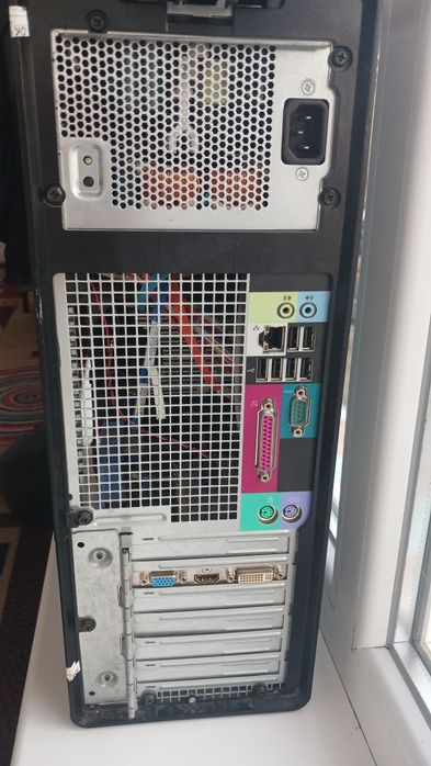 Продам полностью робочий компьютер DELL t3400 intel core 2 quad