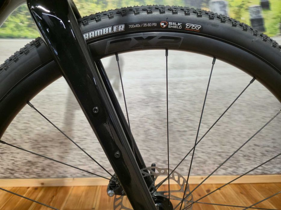 Nowy rower gravelowy GIANT Revolt Advanced 2 VELOPOLIS