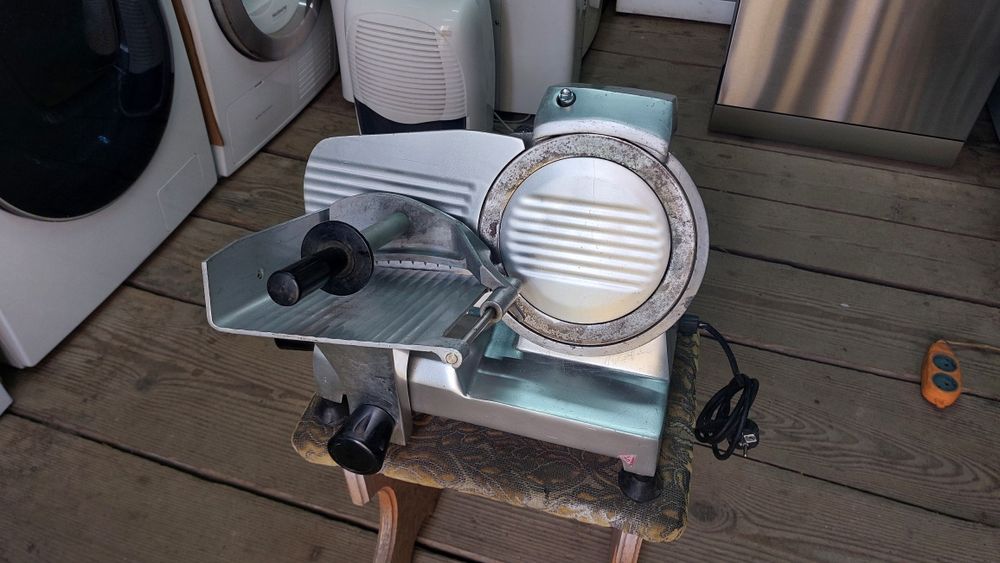 Професійний слайсер ломтерізка Bartscher HBS-195JS