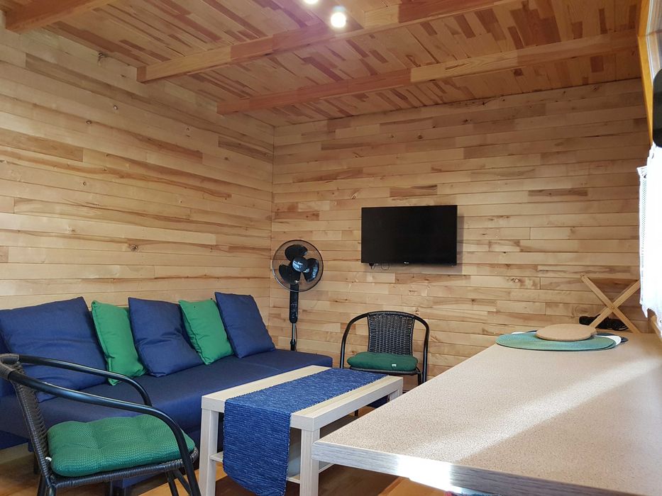 Domek letniskowy nad jeziorem Kuźnickim w Borui