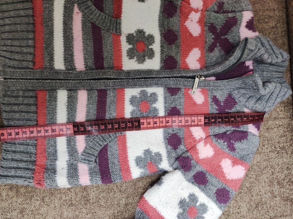 Тёплый свитерок для девочки.