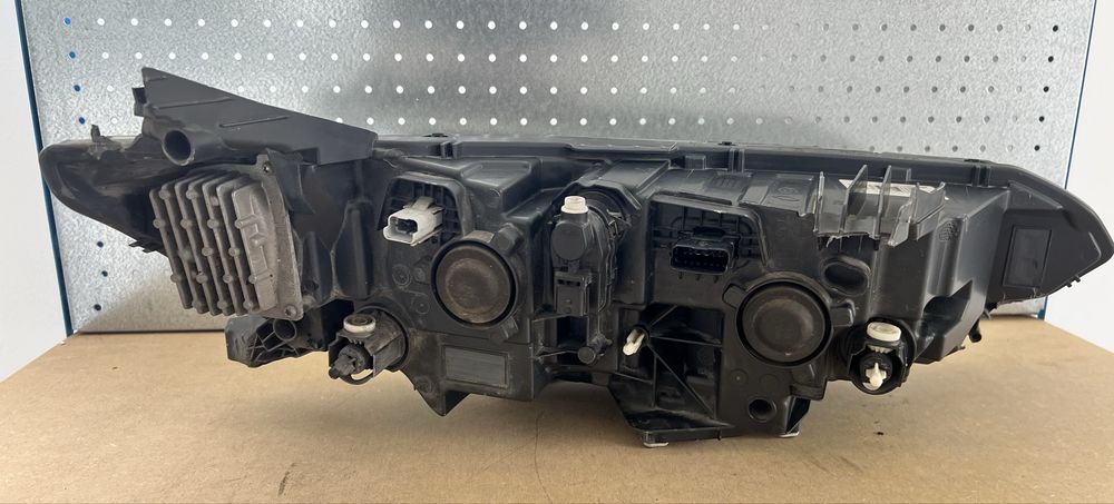 Farol esquerro e direito RENAULT TALISMAN