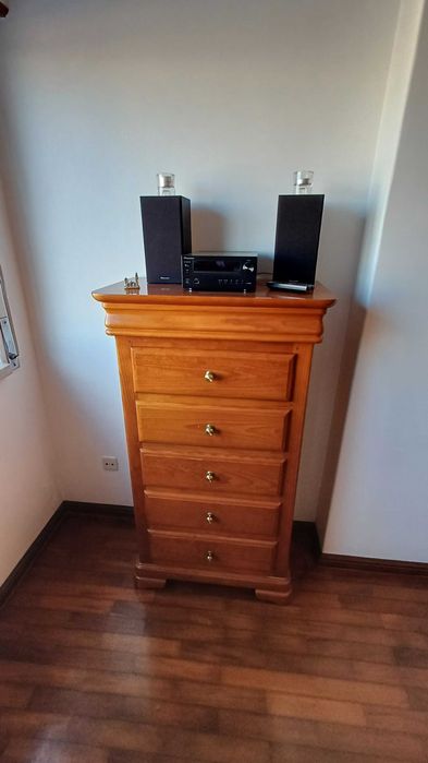 Mobilia de Quarto de Casal - Pinho Maciço