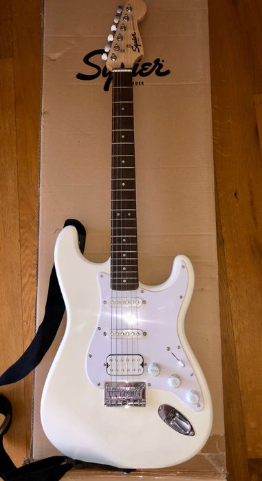 Гитара электро Squier Stratocaster ICSH20026495