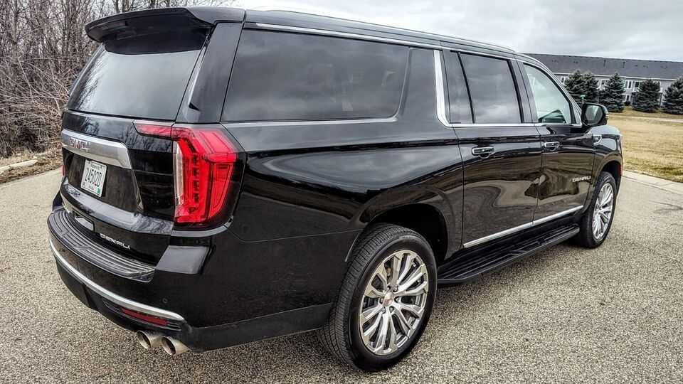 2022   GMC  Yukon