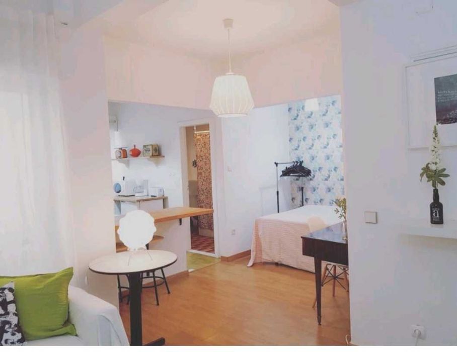 Colourful and spacious studio in Arroios