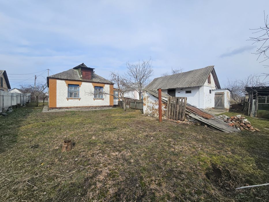 Продам будинок майже центр