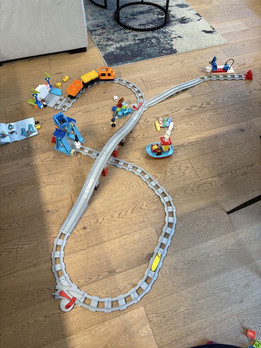 Pociąg Lego Duplo interaktywny 10875 + dodatkowe tory