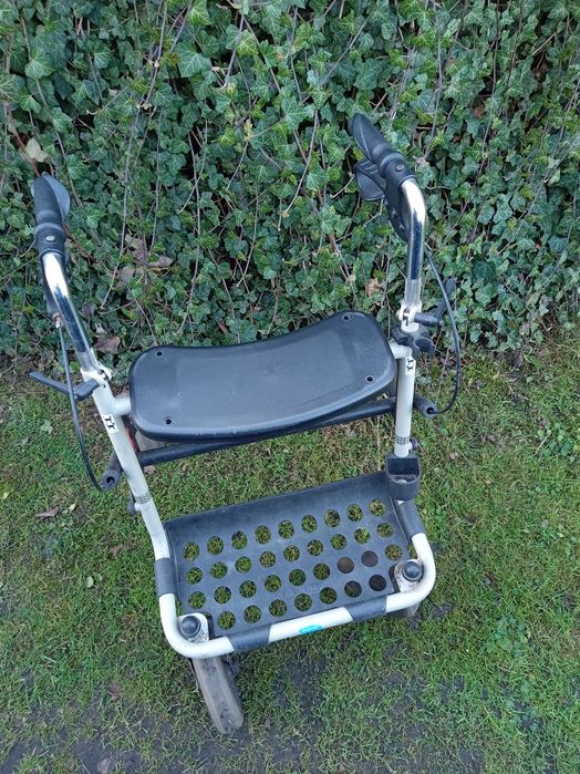 Chodzik, balkonik dla seniora