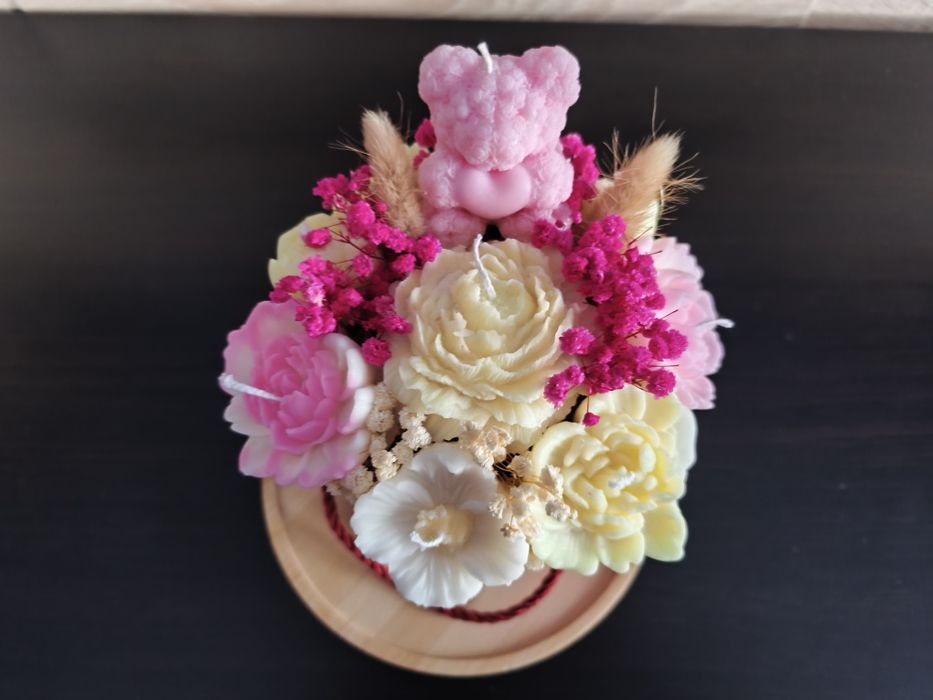 Flower box ze świeczek sojowych 
Ręcznie