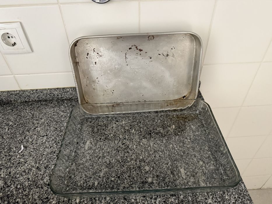 Duas bandeijas bom estado