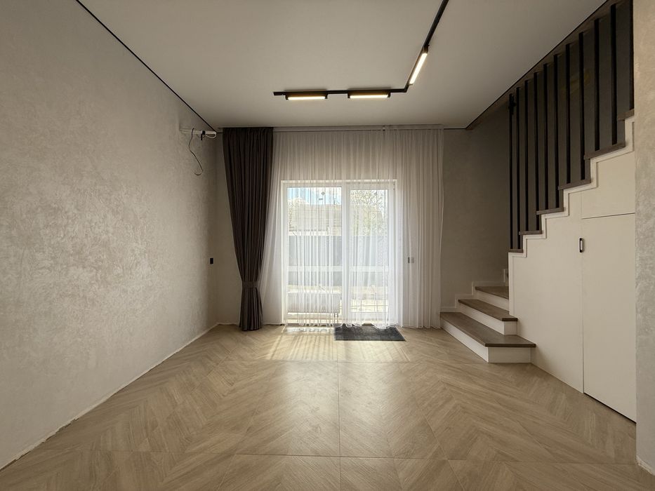 Продав таунхауса з ремонтом