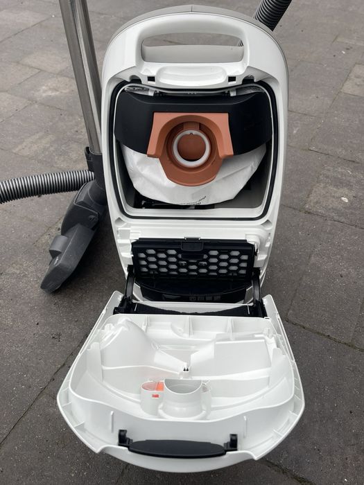 Пилосос Miele SVWF6 S8380 2025рік