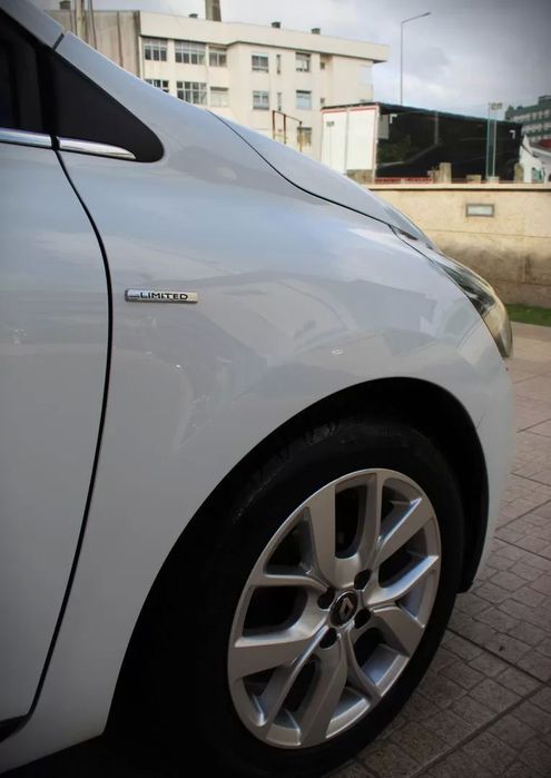 Renault Clio Sport Tourer 0.9 TCe Limited