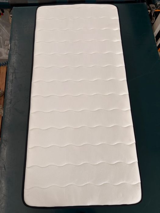 Colchão Premium de molas ensacadas com topper visco