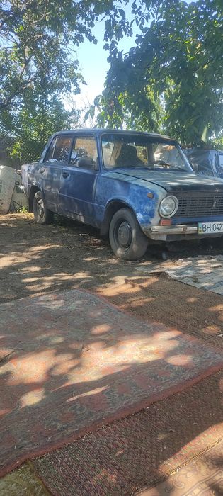 Продам автомобіль у збереженному стані повністю на ходу