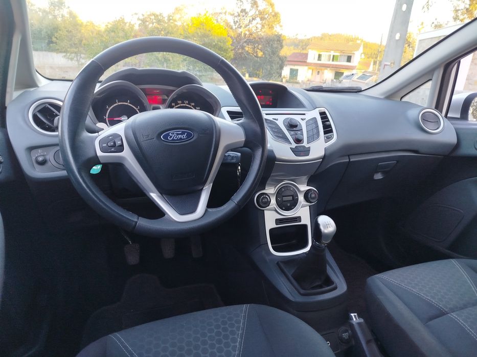 Ford Fiesta 1.25  38000 mil km — photo 5