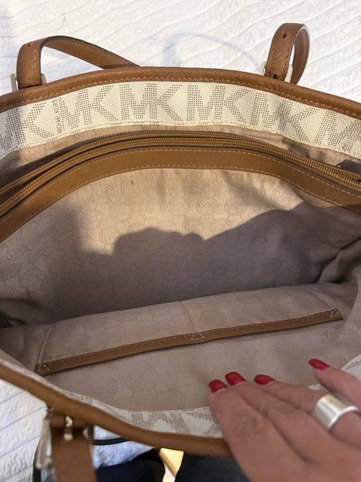 Mala Michael Kors