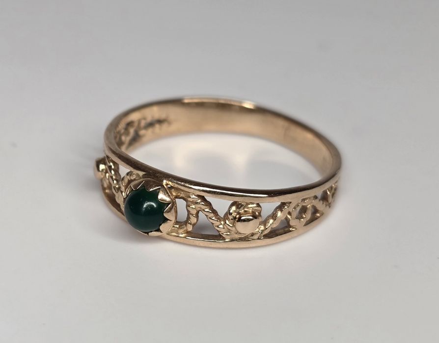 Золотое кольцо с хризопразом Ссср.