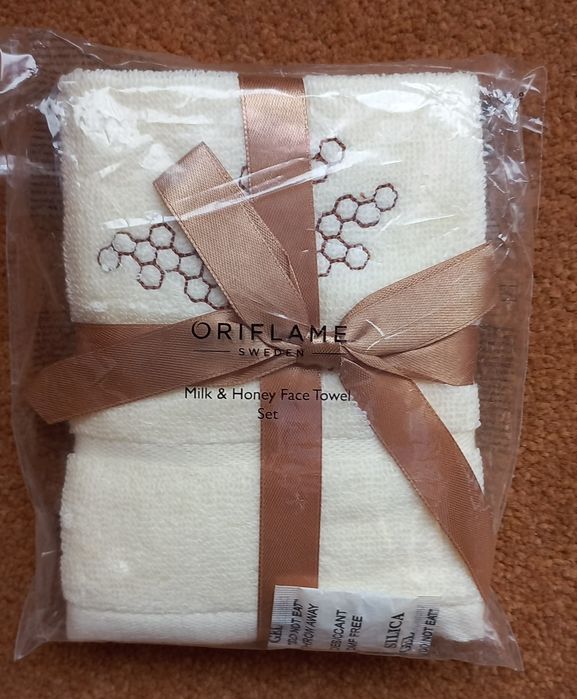 Zestaw 2 ręczników do twarzy Oriflame