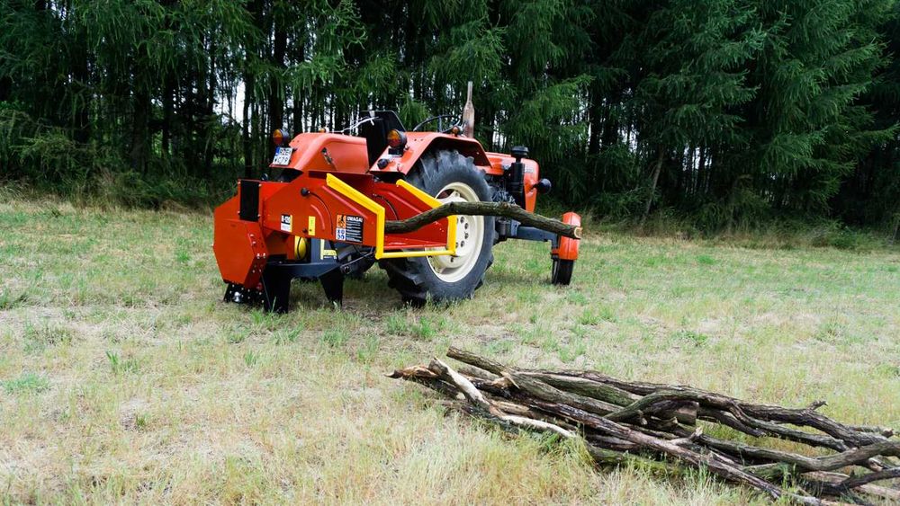 mechanizm REMET R-120 === rozdrabniacz do gałęzi REMBAK