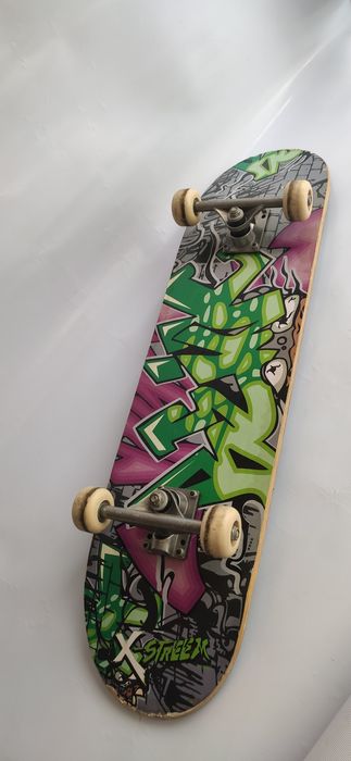 Skate pequeno desenho graffiti