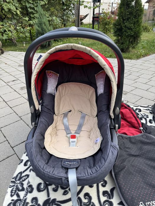 Продам автокрісло chicco 0-13