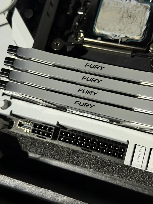 2x Pamięć RAM Kingston FURY Renegade RGB DDR5 48GB 6000 CL32(posiadam lacznie 4 kości)