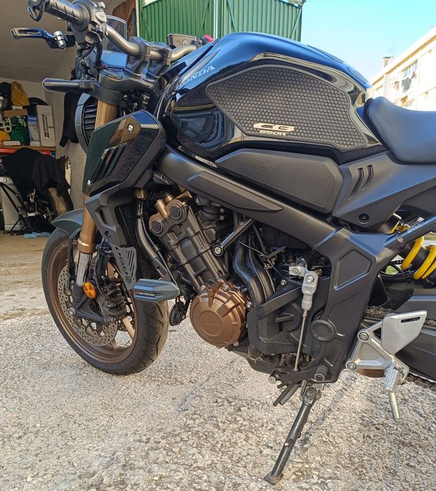 Honda CB650R 2019 | 95cv | 24.000 km | Quickshifter | Dominator