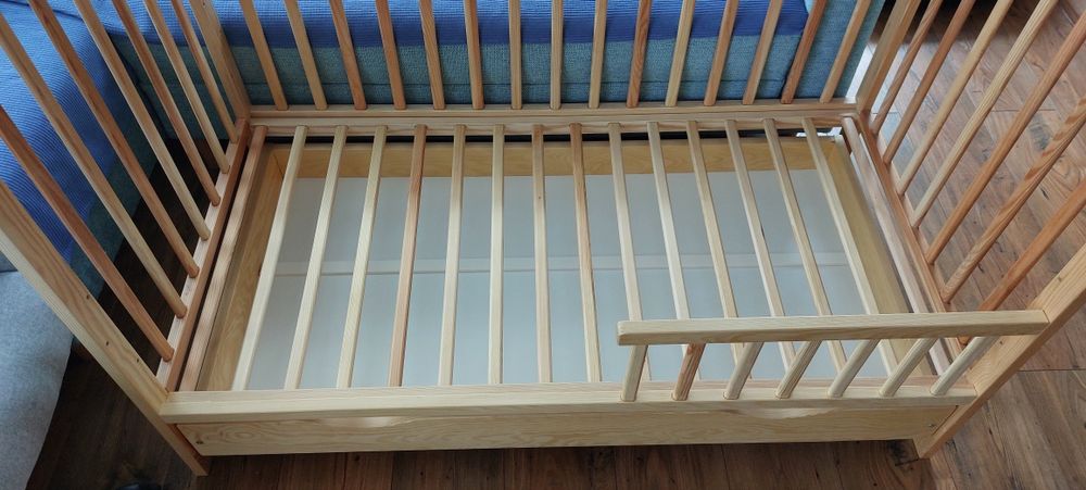 Łóżeczko dziecięce drewniane 120x60 z szufladą  + materac gratis