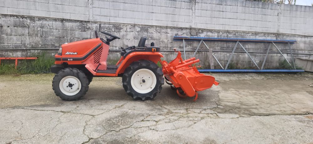 Tratror kubota  a 13 com frese