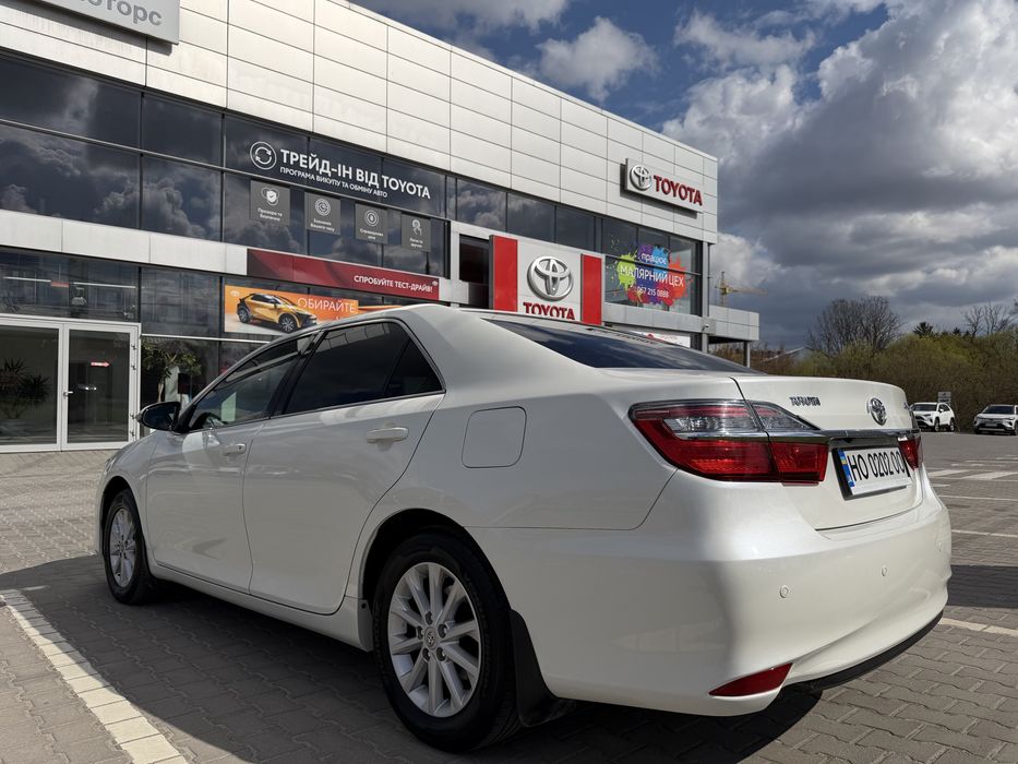 Toyota camry 55 2015