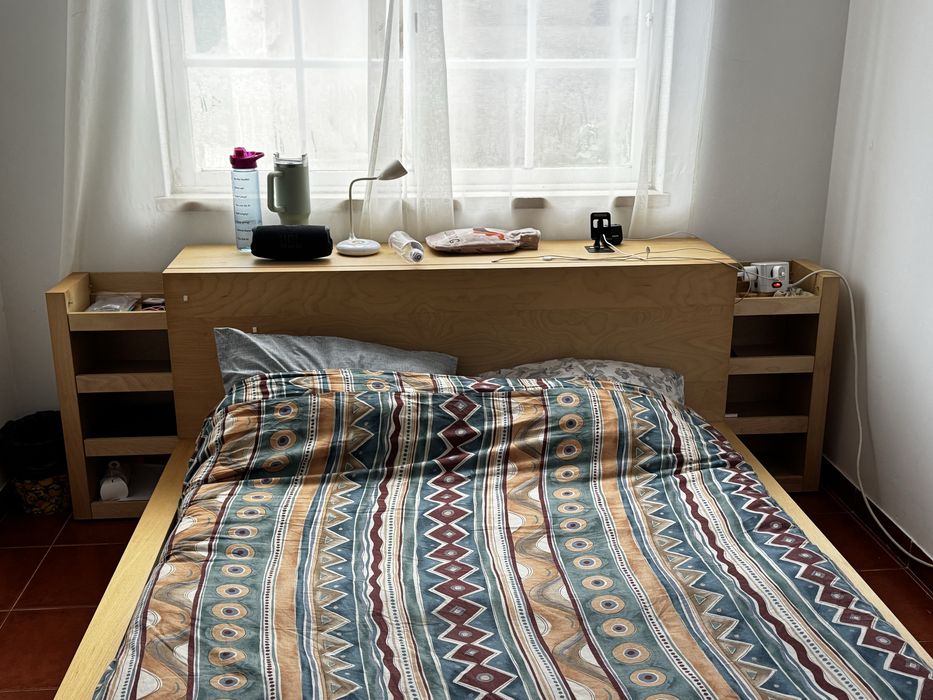 Cama de casal + estrado + colchão + cabeceira em gavetas