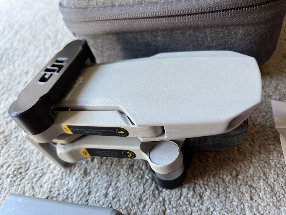 Drone DJI Mavic Mini SE Fly More Combo64584774151554121