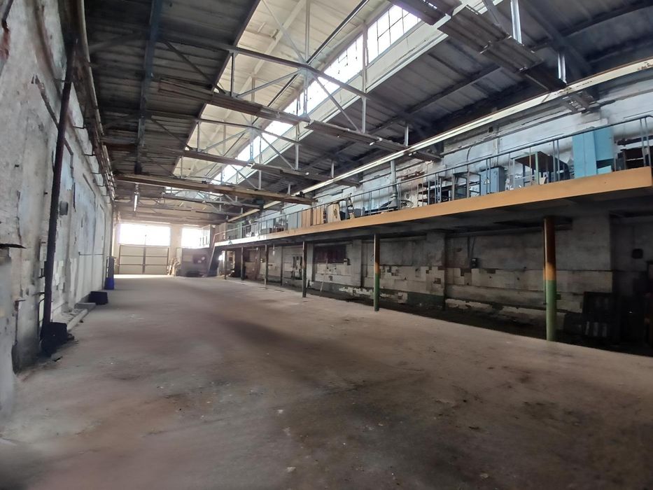 Виробництво 1200м2, з воротами під заїзд авто