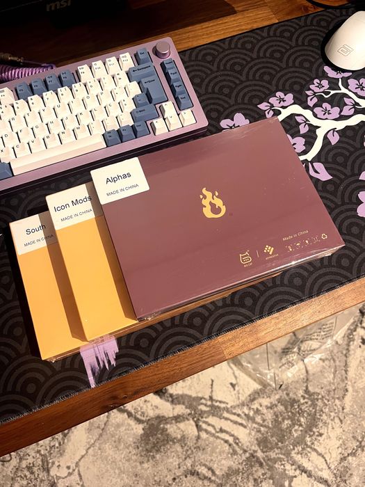 Keycaps Kat Explosion para teclado com layout PT novas