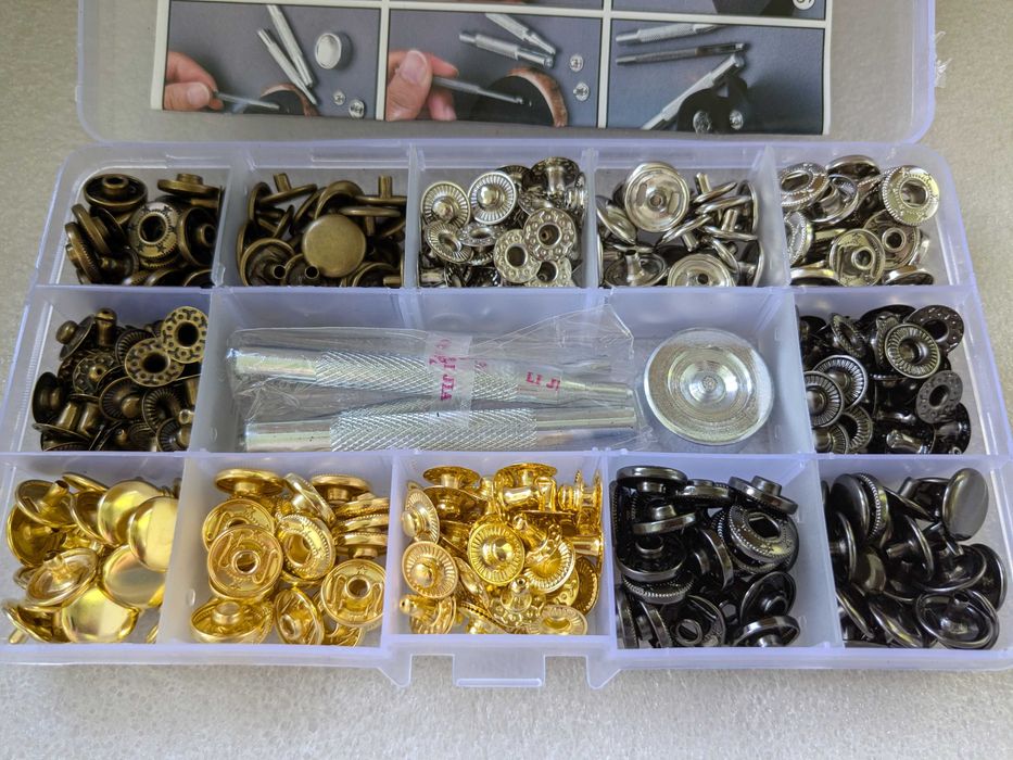 Набір кнопки 100 шт чотири кольори та інструмент для установки 633