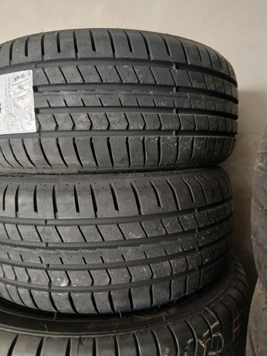Pneus Novos 205/45R16 Aptany
